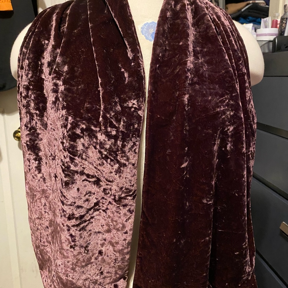 NWT, Women’s Renee's New York Panne Brown Velvet Reversible Scarf